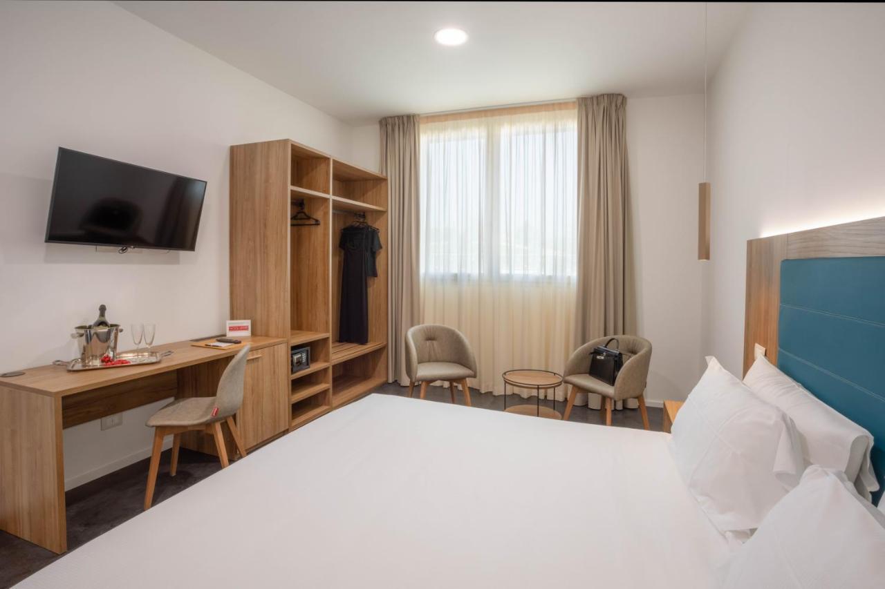V Hotel Анкона Екстериор снимка