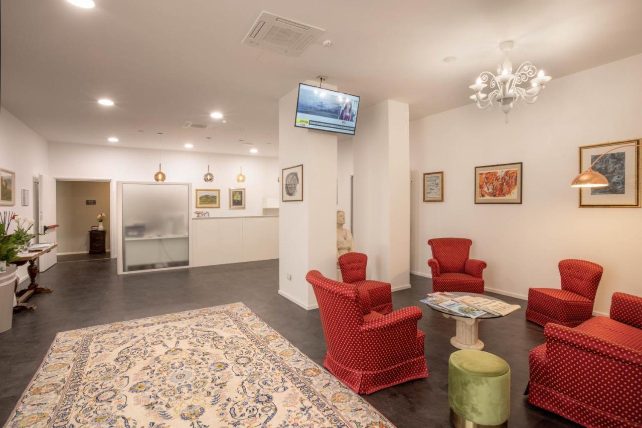 V Hotel Анкона Екстериор снимка