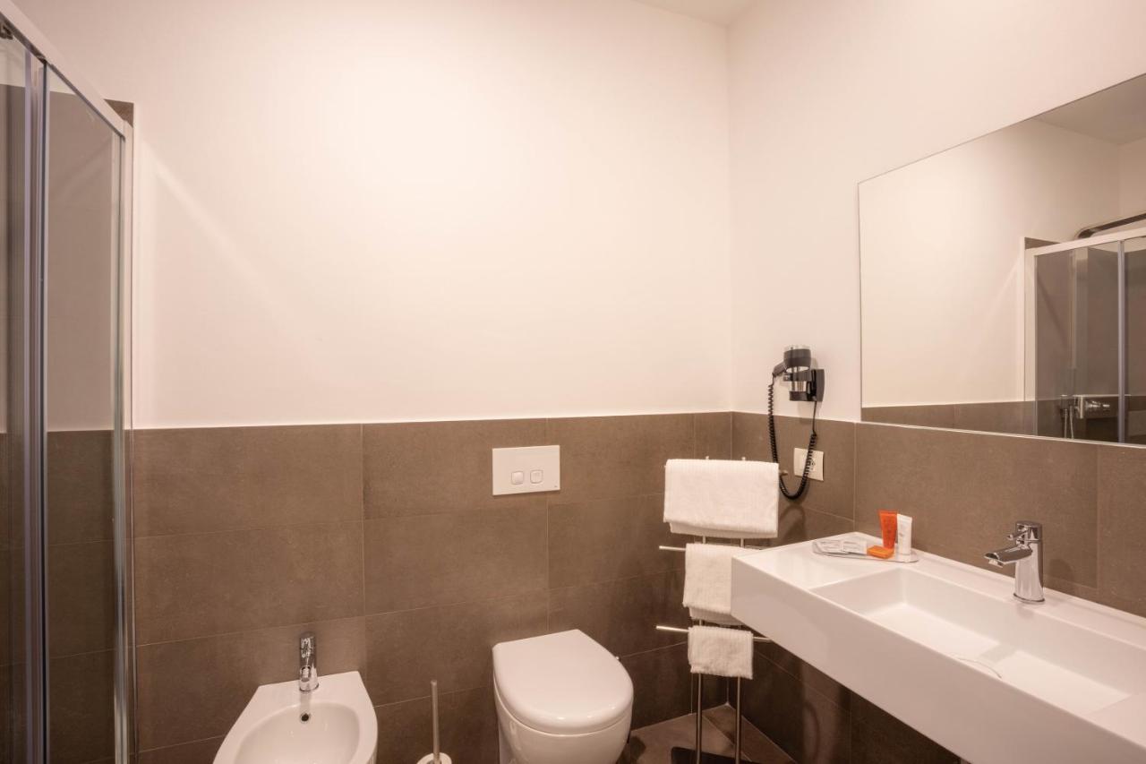 V Hotel Анкона Екстериор снимка
