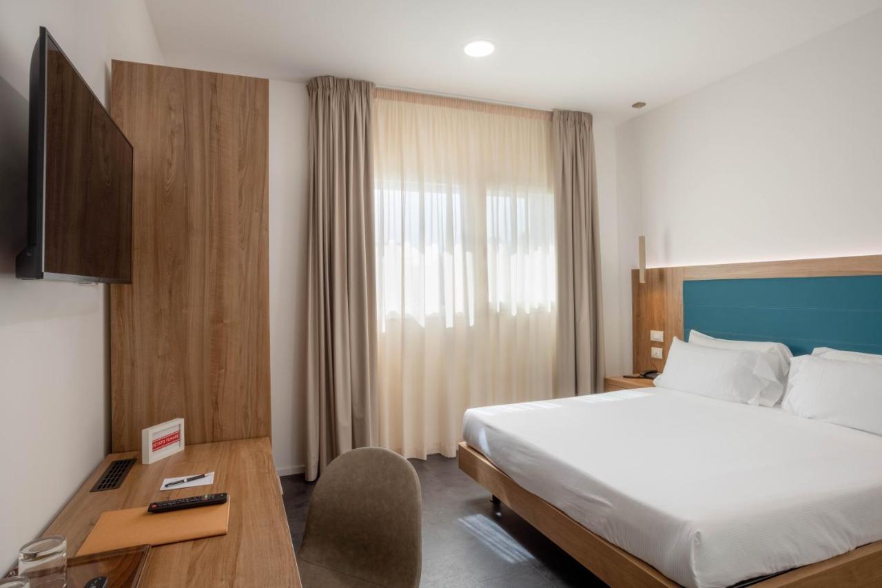 V Hotel Анкона Екстериор снимка
