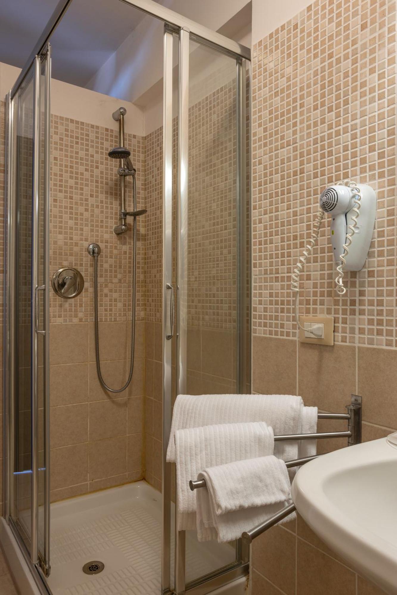 V Hotel Анкона Стая снимка